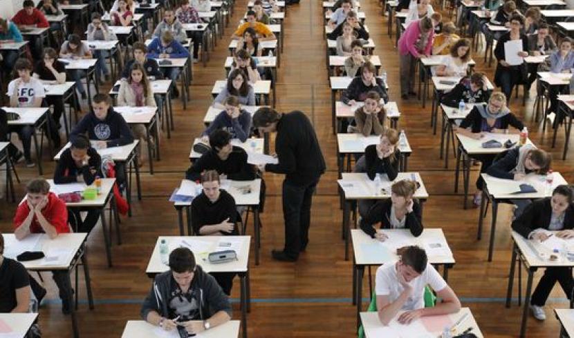 découvrez les différentes formes d'aide financière pour les étudiants afin de vous accompagner dans vos études et vos projets d'avenir.